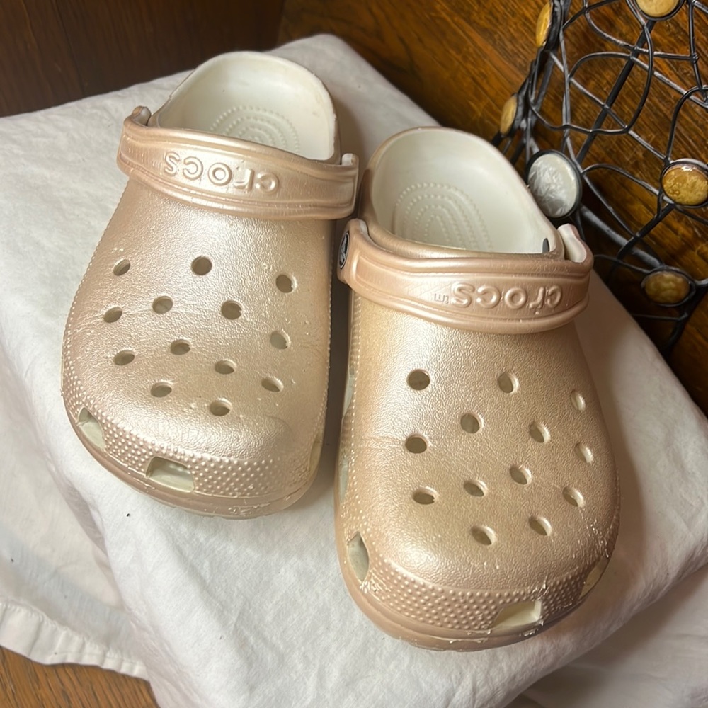 CROCS SLIDES